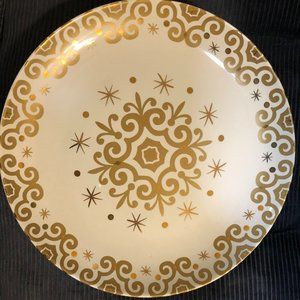 HOLIDAY '09  SNOWFLAKE & STARS  GOLD &CREAMY WHITE PORCELAIN PLATES